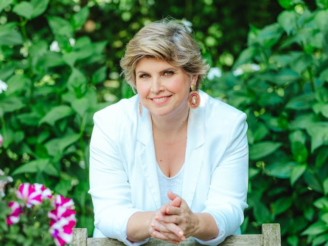 Angela de Jong stopt met haar tv-column: ‘Het begon een beetje te knellen’
